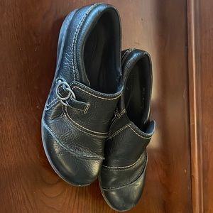 Comfy Black Clark’s Loafers size 8